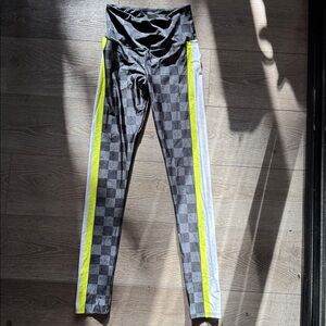 GOLDSHEEP NWT workout leggings with racer design